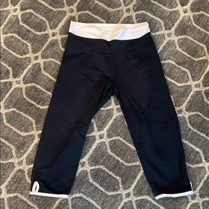 Lululemon athletica cropped workout pants